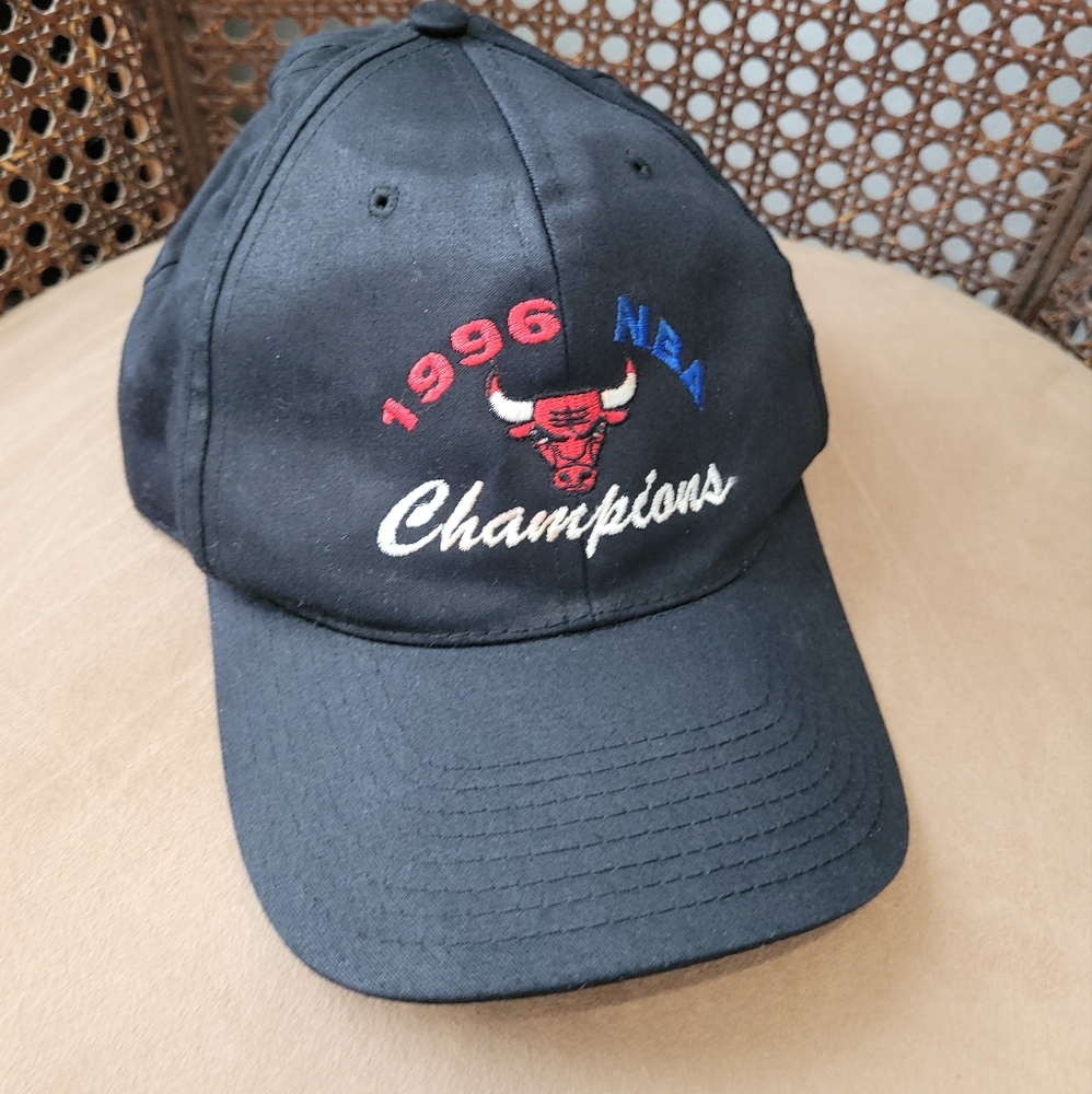 1996 NBA Champions Chicago Bulls embroidered black w/green underbill snapback